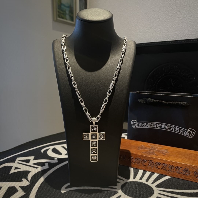 Ch**me He**ts necklaces